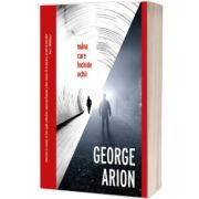 Mana care inchide ochii