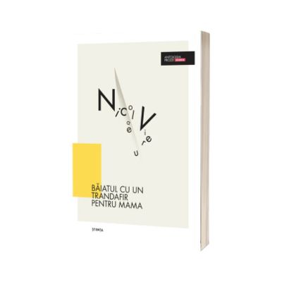 Baiatul cu un trandafir pentru mama