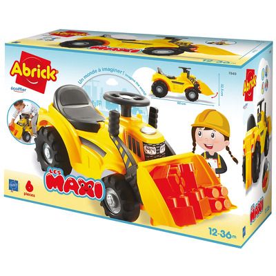 Tractoras cu cupa si 6 cuburi